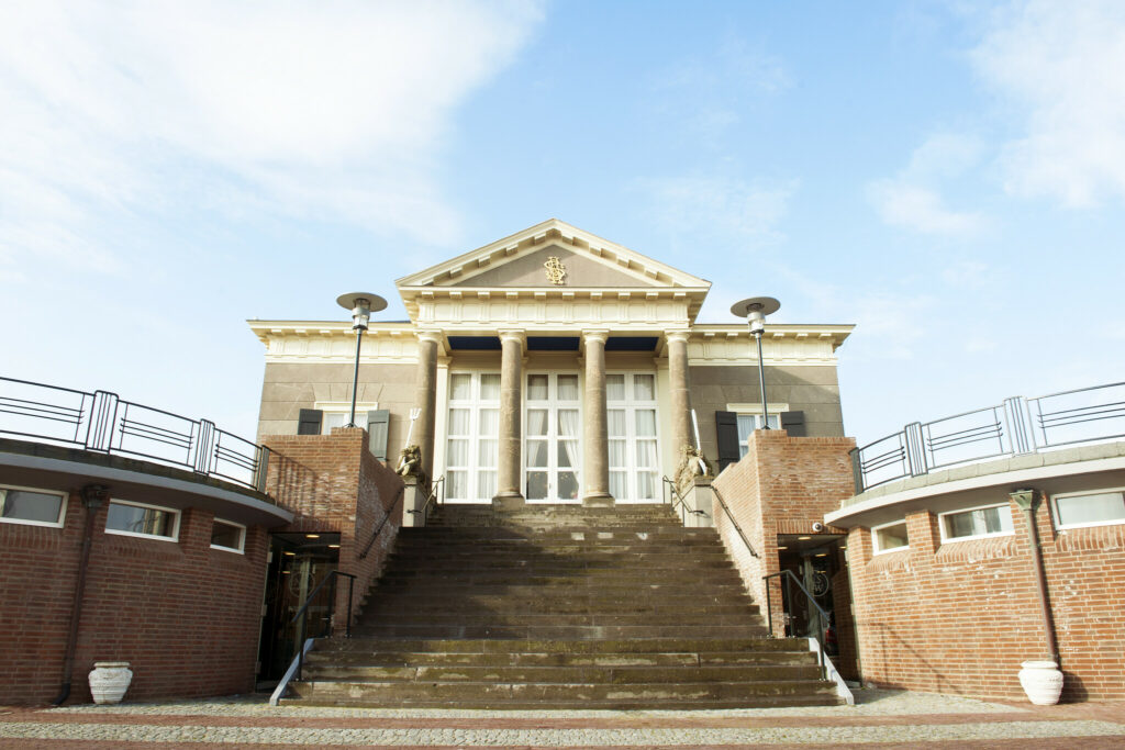 Uitvaartlocatie in Scheveningen of de Grote Kerk in Den Haag via Bijzonder Vaarwel