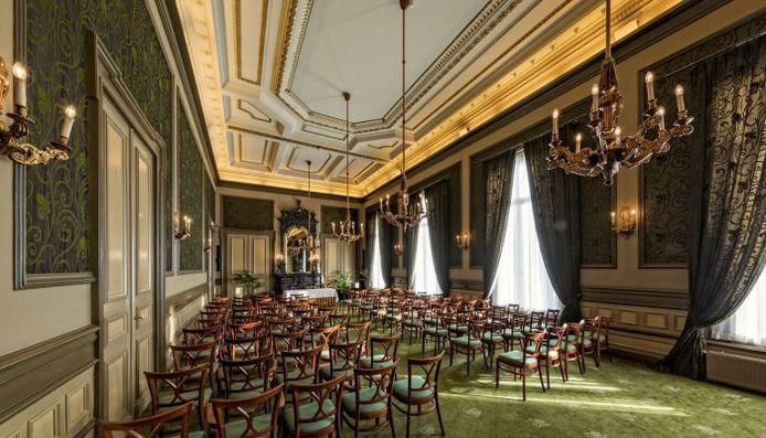 Rouwlocatie het Pleingebouw van Societeit de Witte voor een statig afscheid in herenpand hartje Den Haag.